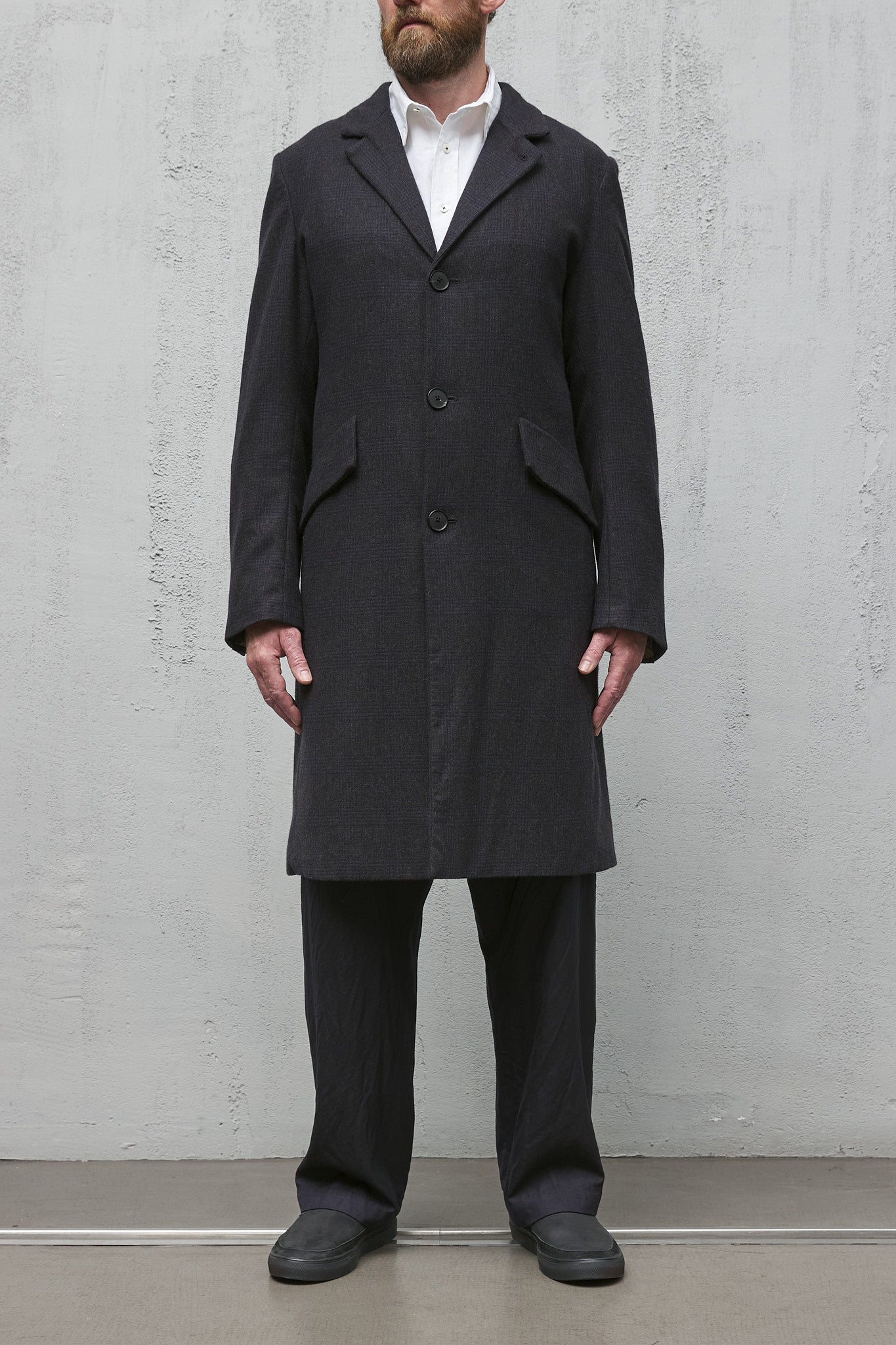 Geoffrey B. Small Men's Single Breasted Top Coat in Piacenza 1733 'Cocoon' Vicunya and Baby Cashmere