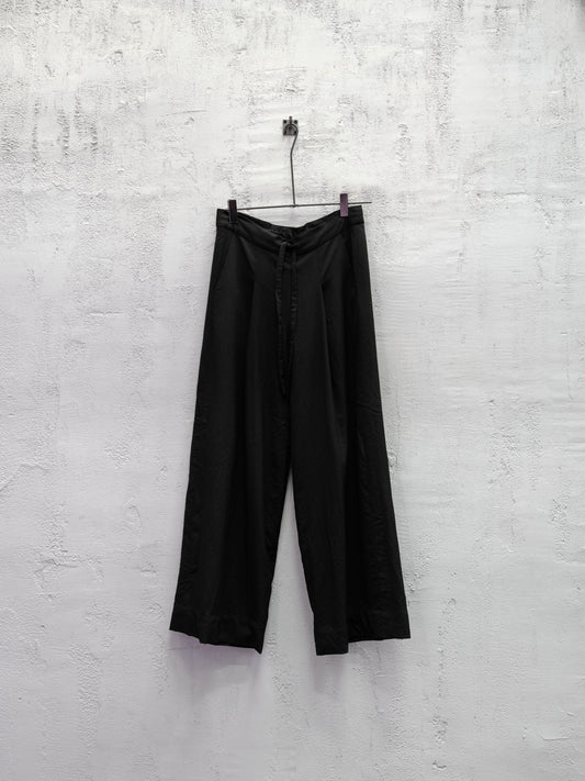 Geoffrey B. Small Women's Wide Leg Trouser in Biella Tasmanian Wool