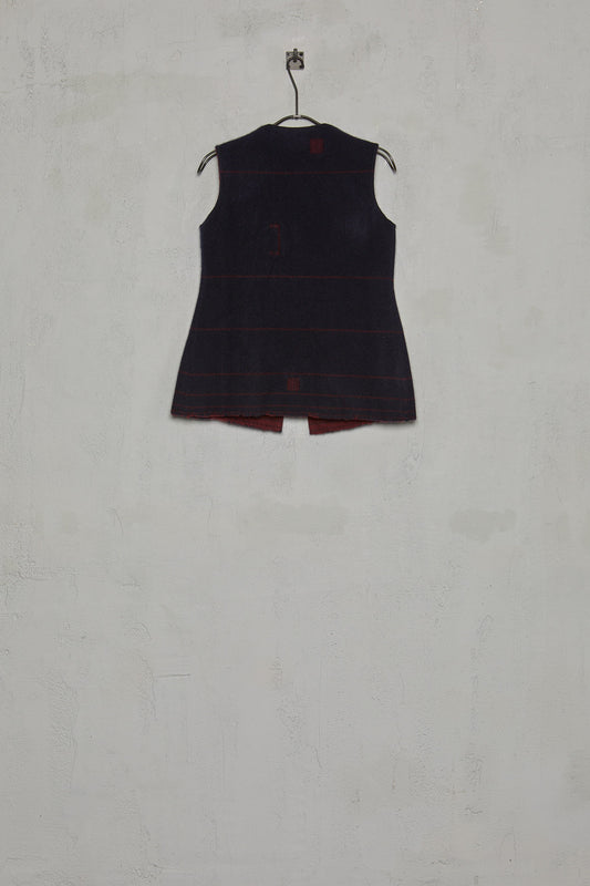 Amy Revier Gilet: Midautumn, The Mountains Are Crimson