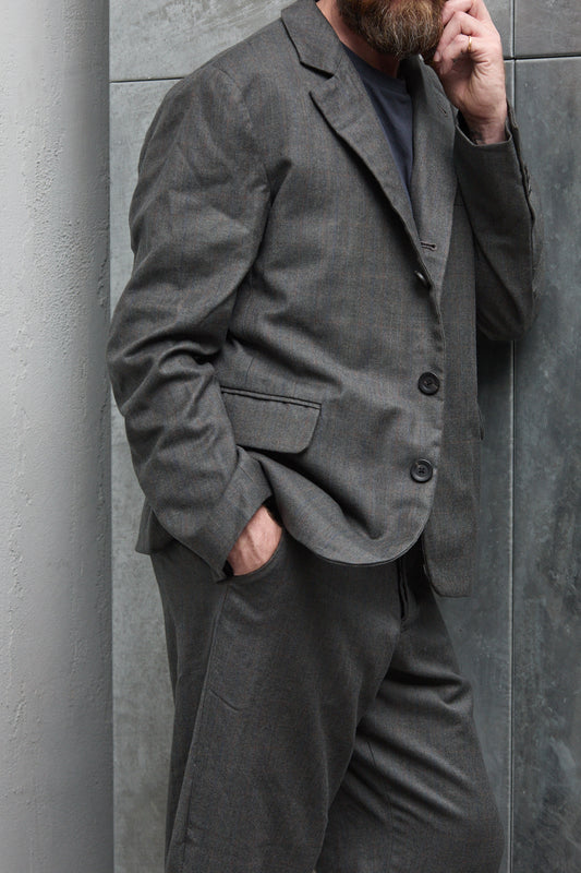 Geoffrey B. Small Men's Suit in Hand-Dyed Dark Marzotto Vintage 6426 Wool