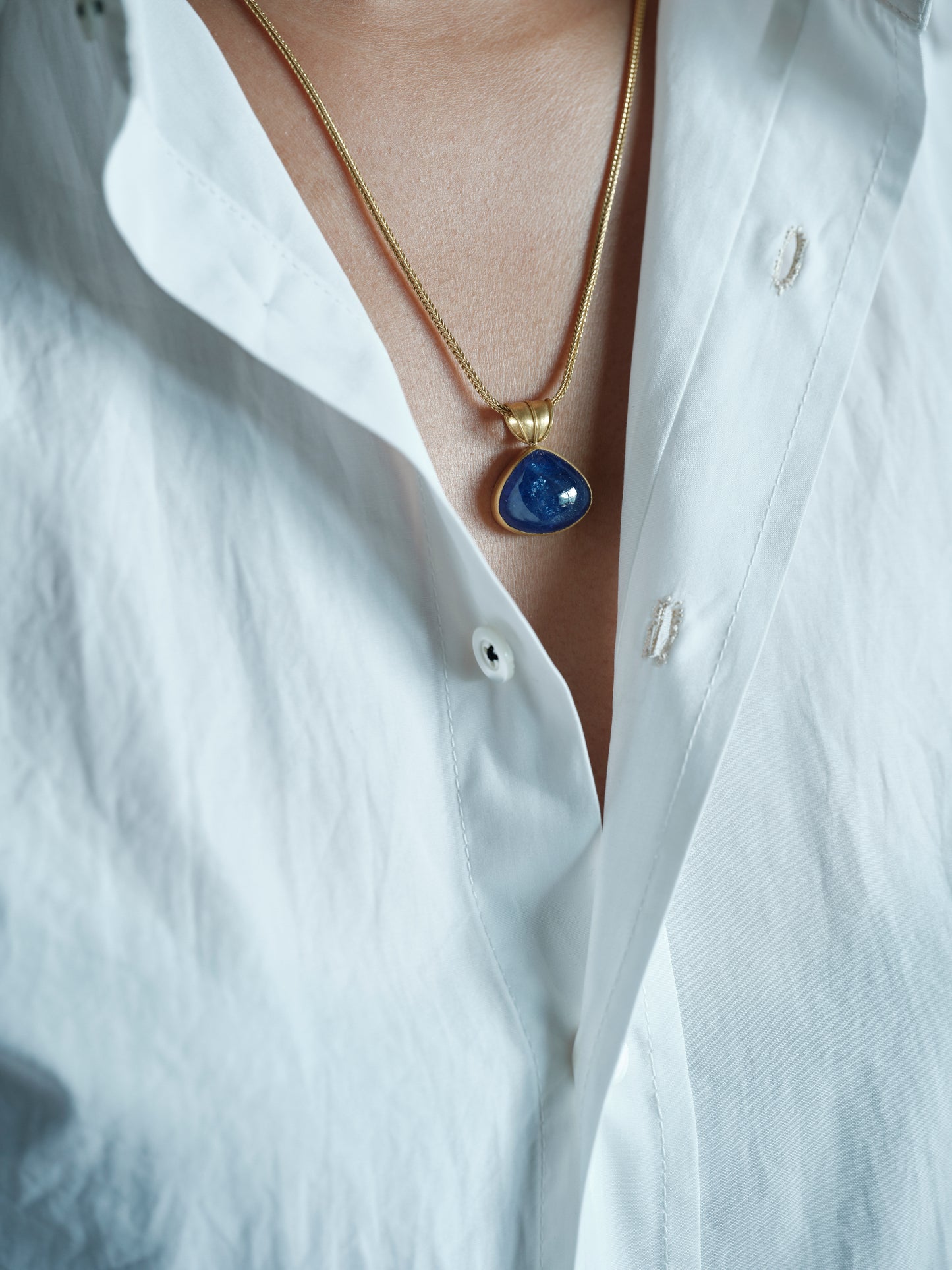 Prounis Fan Pendant | Tanzanite