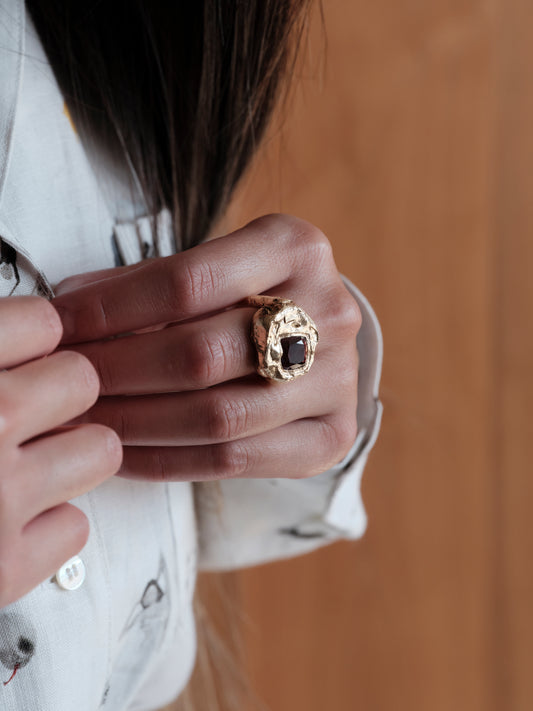 Alice Waese Malaya Garnet Terra Ring