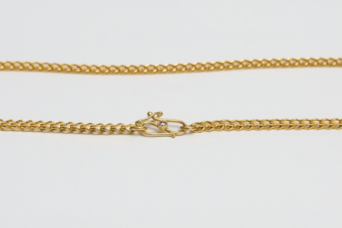 Prounis Solo Loop- inloop Chain with Diamond 'S' Clasp