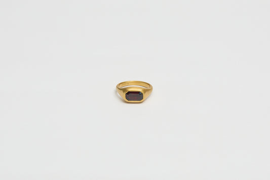Prounis Gaea Roz Ring | Faceted Almond Garnet 22ct Gold