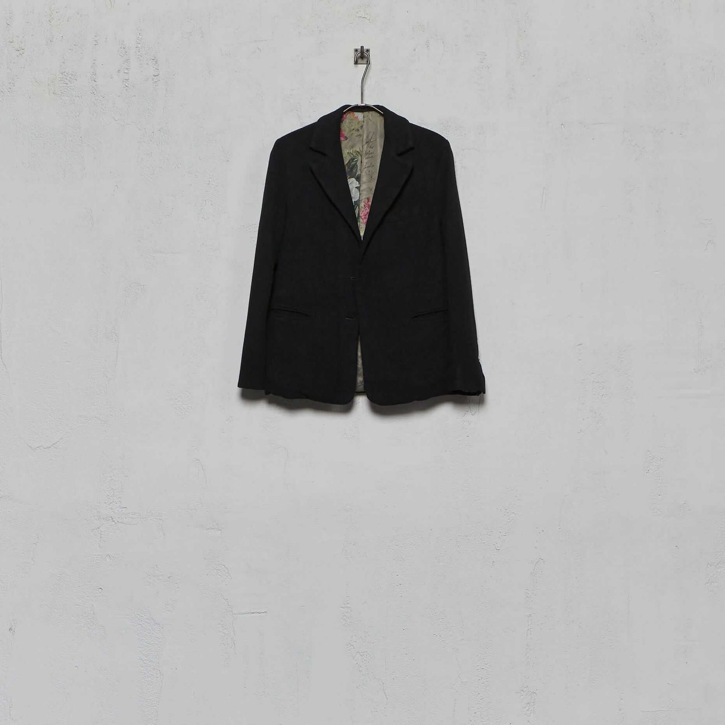 Geoffrey B. Small Women's SB 3 Button Jacket in Biella Cashmere and Como Pure Silk