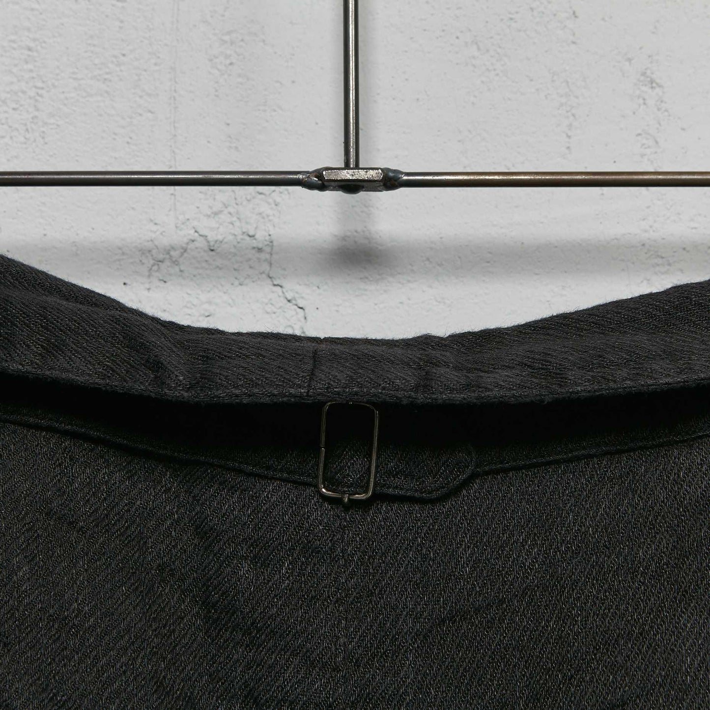 Geoffrey B. Small Men's 1914 German Single Pleat Short Pant in Parisotto Linen Twill